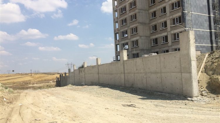Beton Duvarı
