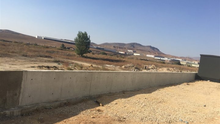 Beton Duvarı